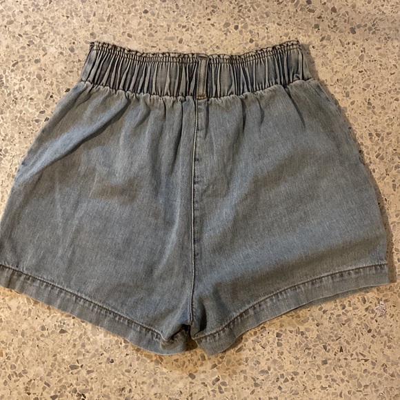 BDG URBAN OUTFITTERS DENIM HIGG WAIST SHORTS SMALL - Picture 2 of 4